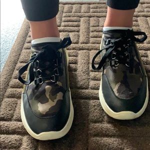 Steve Madden Sneakers